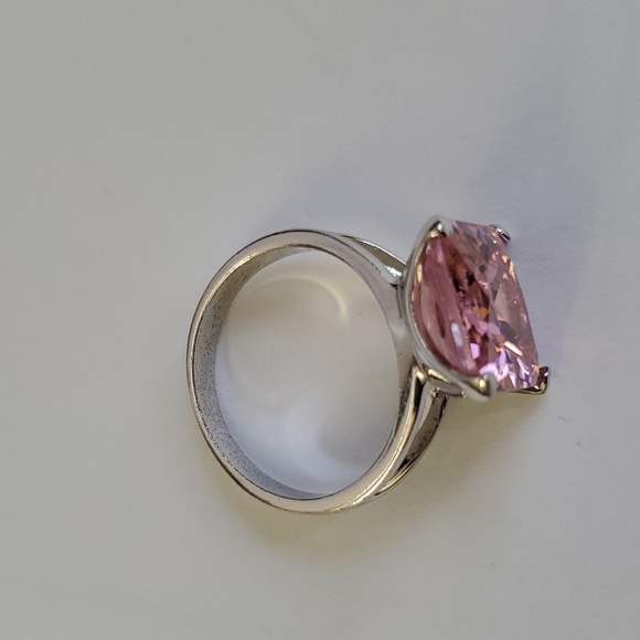 Gorgeous Pink Diamond Simulant Large Ring - Picture 6 of 8